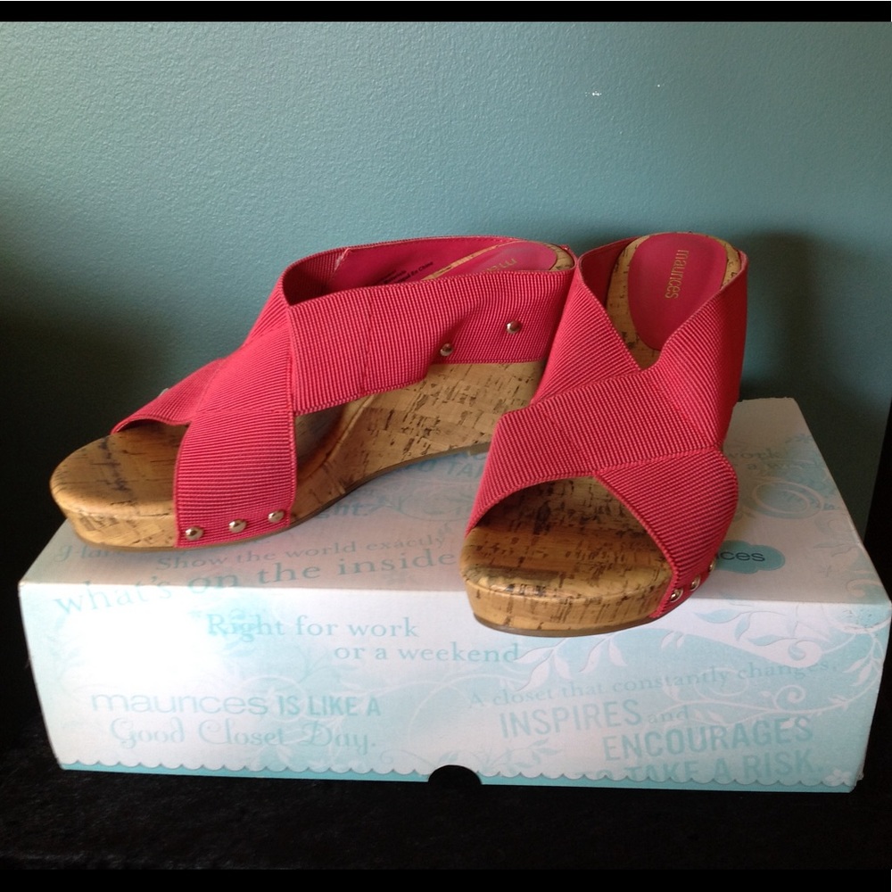 Coral studded wedges - 10
